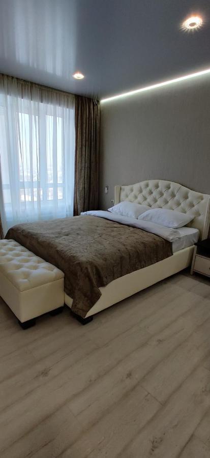 Luxury Apartments Atlant Lutsk Luaran gambar