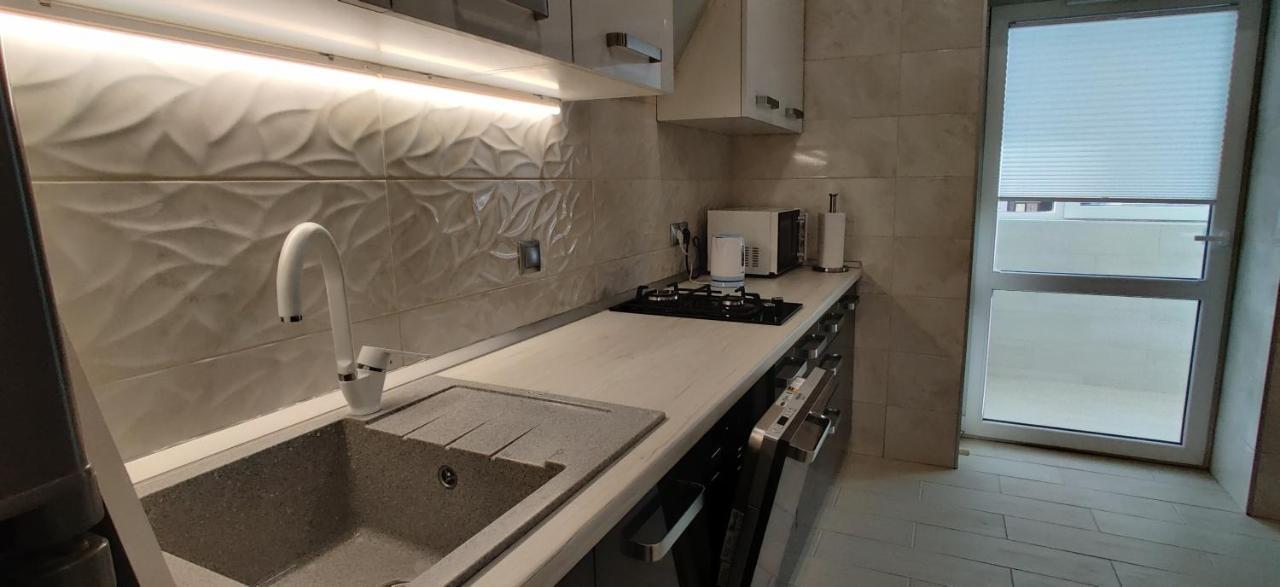 Luxury Apartments Atlant Lutsk Luaran gambar