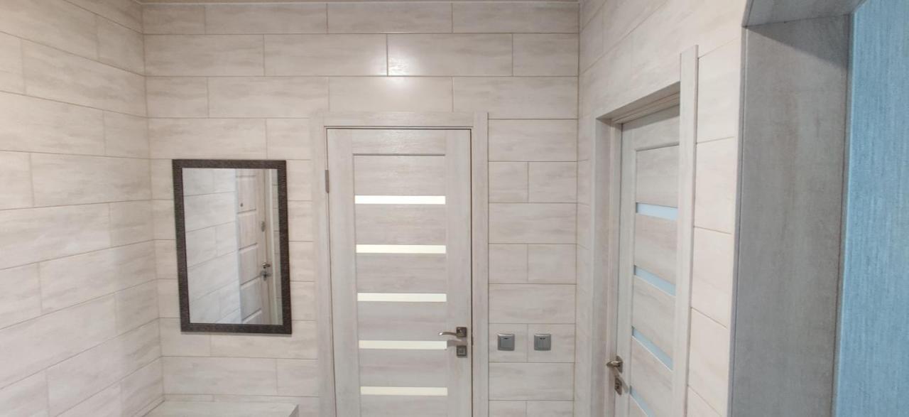 Luxury Apartments Atlant Lutsk Luaran gambar