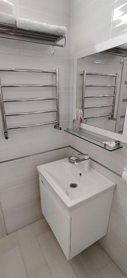 Luxury Apartments Atlant Lutsk Luaran gambar