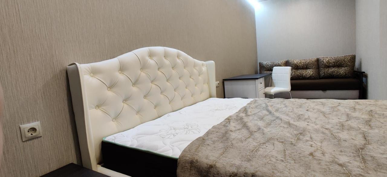Luxury Apartments Atlant Lutsk Luaran gambar