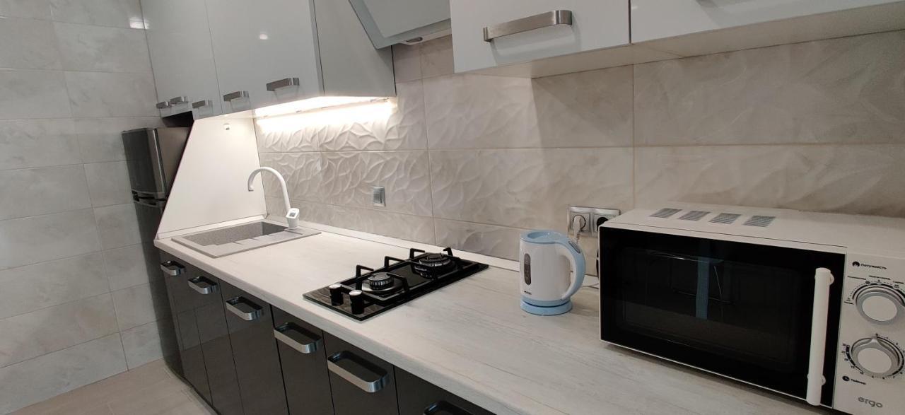 Luxury Apartments Atlant Lutsk Luaran gambar
