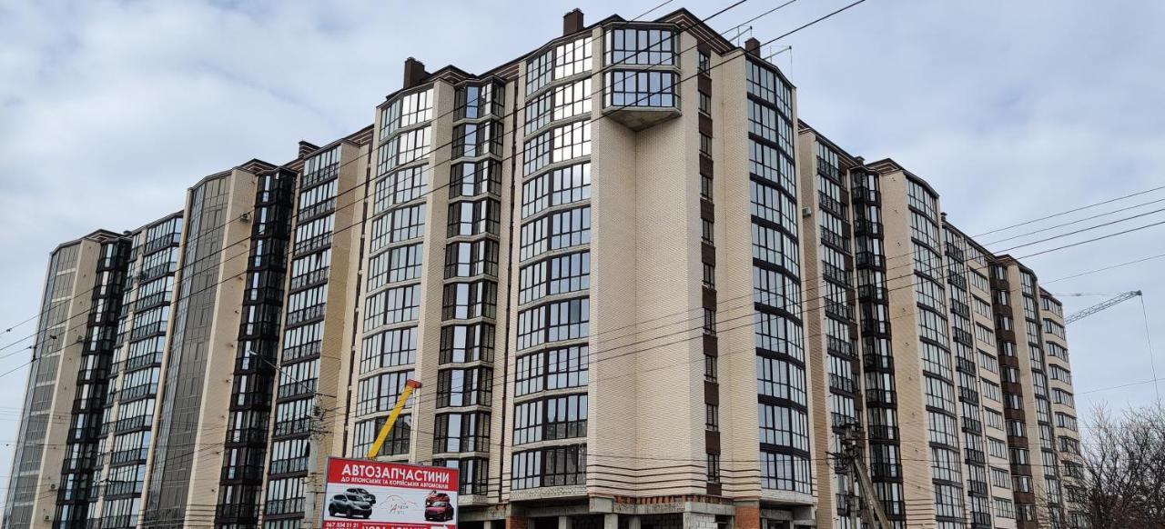 Luxury Apartments Atlant Lutsk Luaran gambar