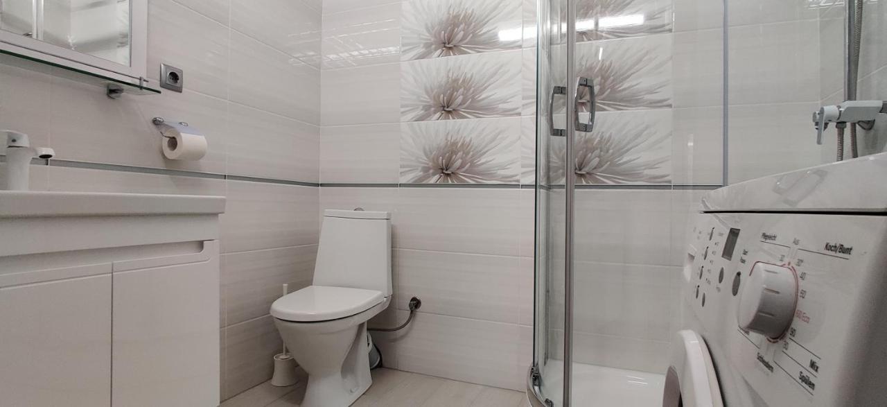 Luxury Apartments Atlant Lutsk Luaran gambar